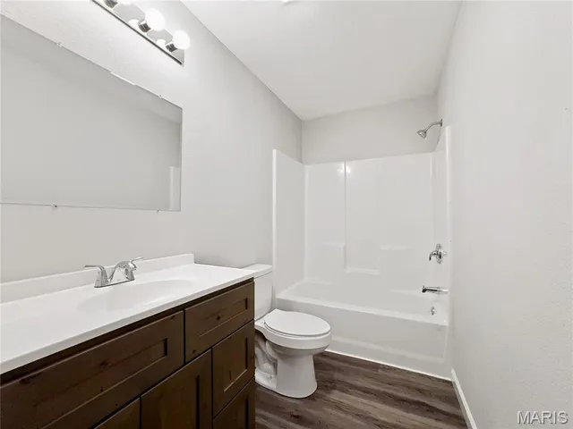 $349,000 | 326 State Highway West, Macks Creek, MO 65786