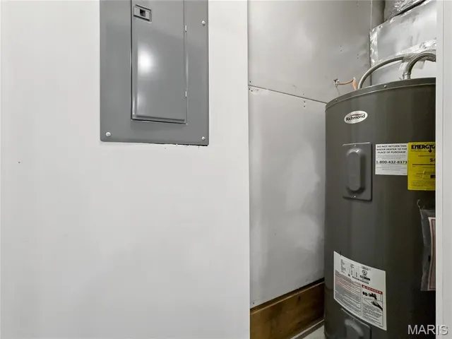 $349,000 | 326 State Highway West, Macks Creek, MO 65786