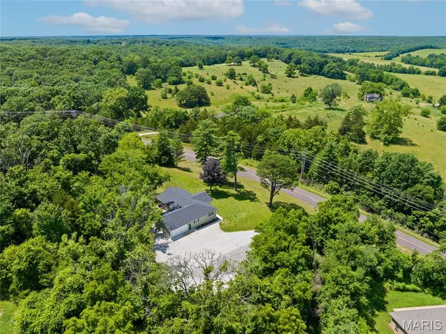 $349,000 | 326 State Highway West, Macks Creek, MO 65786