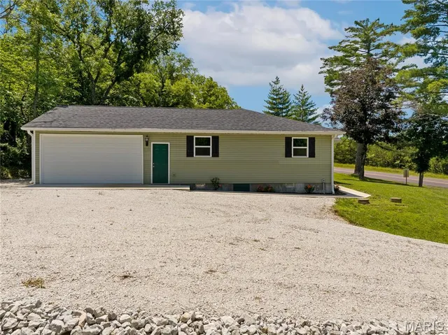 $349,000 | 326 State Highway West, Macks Creek, MO 65786