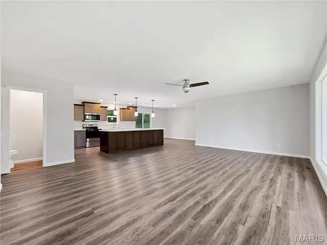 $349,000 | 326 State Highway West, Macks Creek, MO 65786