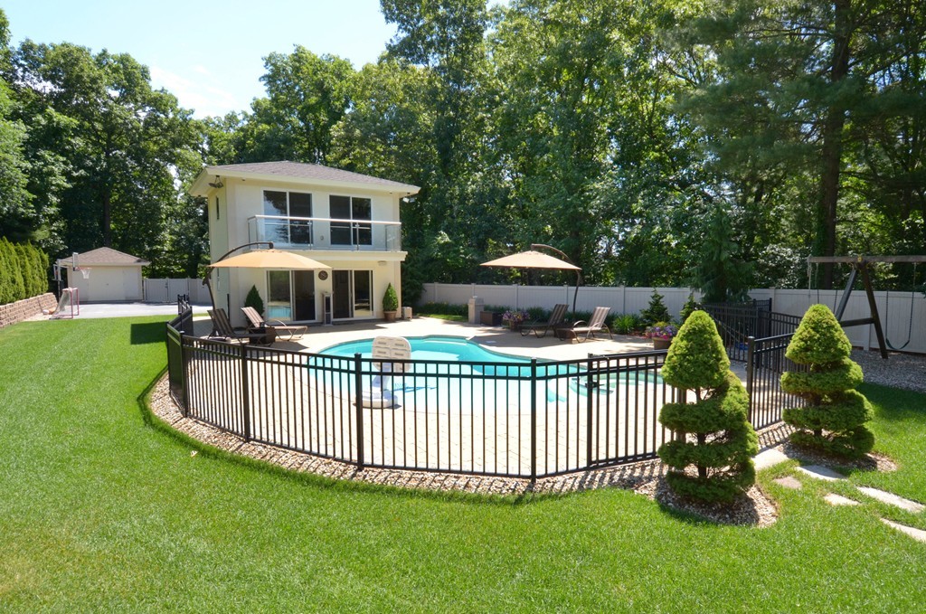 11 Pine Tree Drive Saugus, MA 01906 - Photo 4 of 30