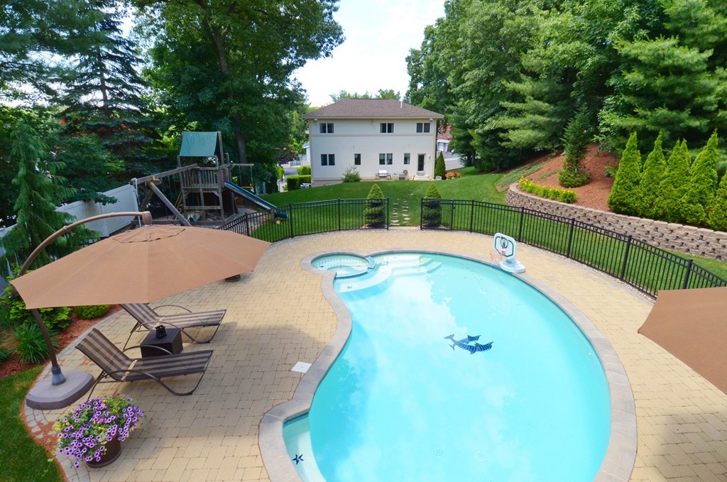 11 Pine Tree Drive Saugus, MA 01906 - Photo 6 of 30