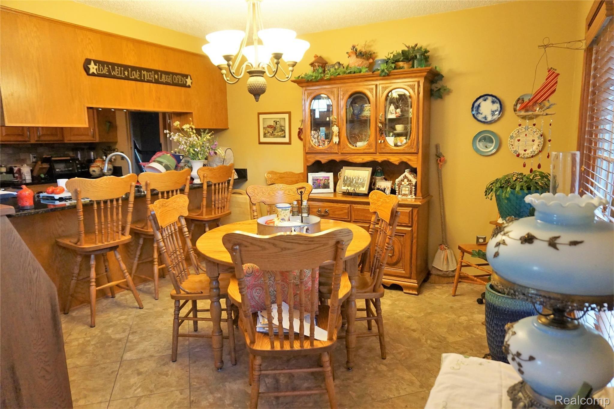 26100 Romine Road New Boston, MI 48164 - Photo 10 of 46 DSC02227 (1).JPG