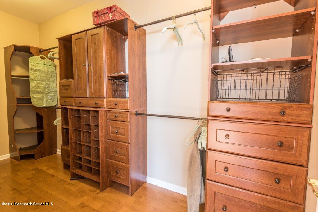 24 Brattleboro Road Jackson, NJ 08527 - Photo 15 of 24 20 Master Closet (2)