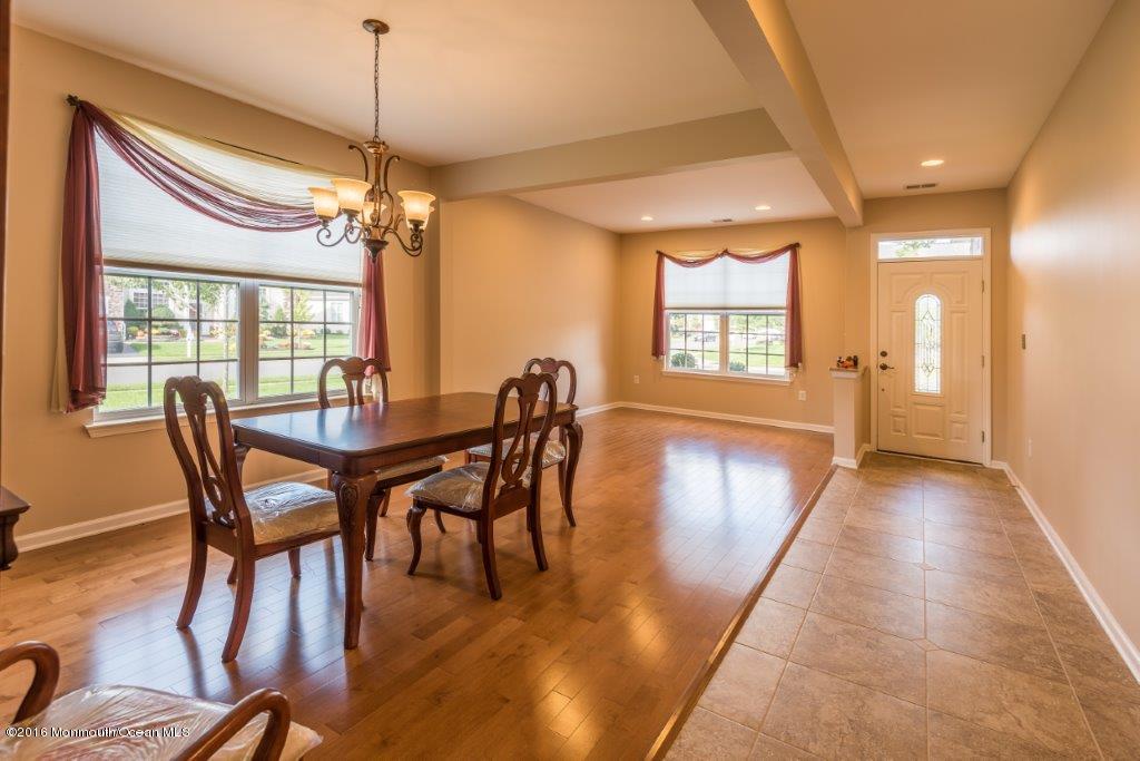 24 Brattleboro Road Jackson, NJ 08527 - Photo 5 of 24 6 Living Dinning