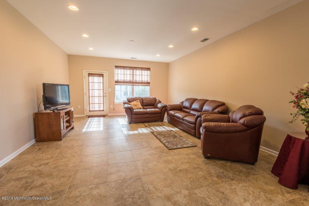 24 Brattleboro Road Jackson, NJ 08527 - Photo 7 of 24 8 Great Room