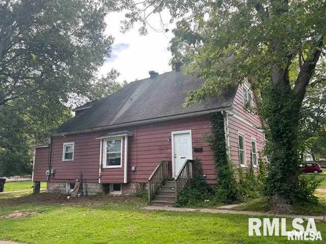 $140,000 | 701 West College Street, Carbondale, IL 62901