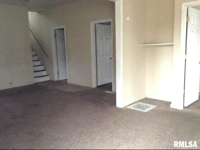 $140,000 | 701 West College Street, Carbondale, IL 62901