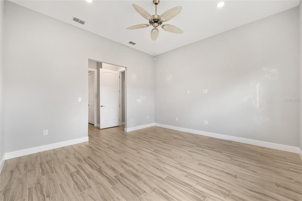 5693 Southwest 90th Court Road Ocala, FL 34481 - Photo 21 of 57