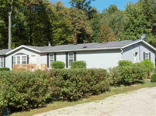 6840 Holland Road Algonac, MI 48001 - Photo 3 of 21 31188153-2.JPG