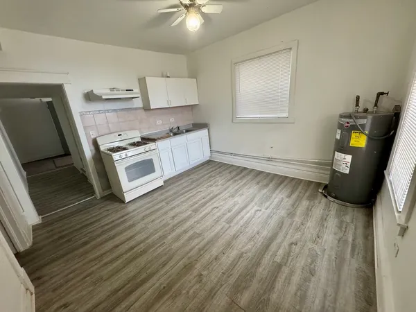 $379,900 | 10550 South Ewing Avenue, Chicago, IL 60617