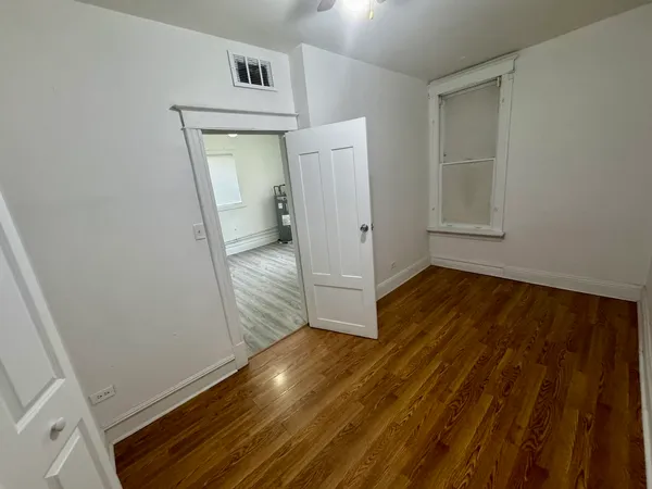 $379,900 | 10550 South Ewing Avenue, Chicago, IL 60617