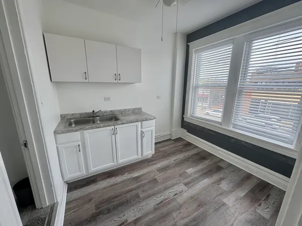 $379,900 | 10550 South Ewing Avenue, Chicago, IL 60617