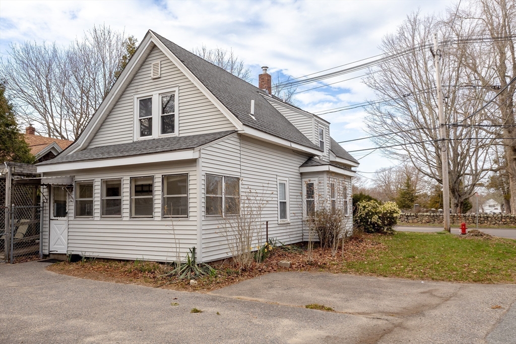 958 Center Street Middleboro, MA 02346 - Photo 1 of 17