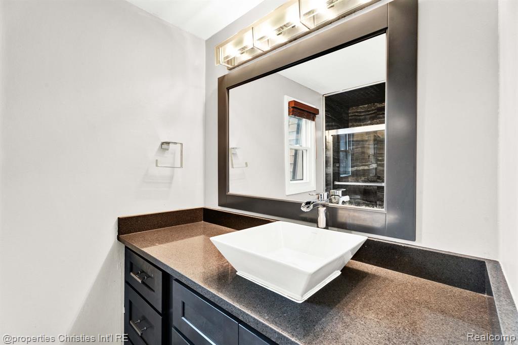 5085 Crooks Road, Unit 59 Royal Oak, MI 48073 - Photo 29 of 38 Gallery Image 29