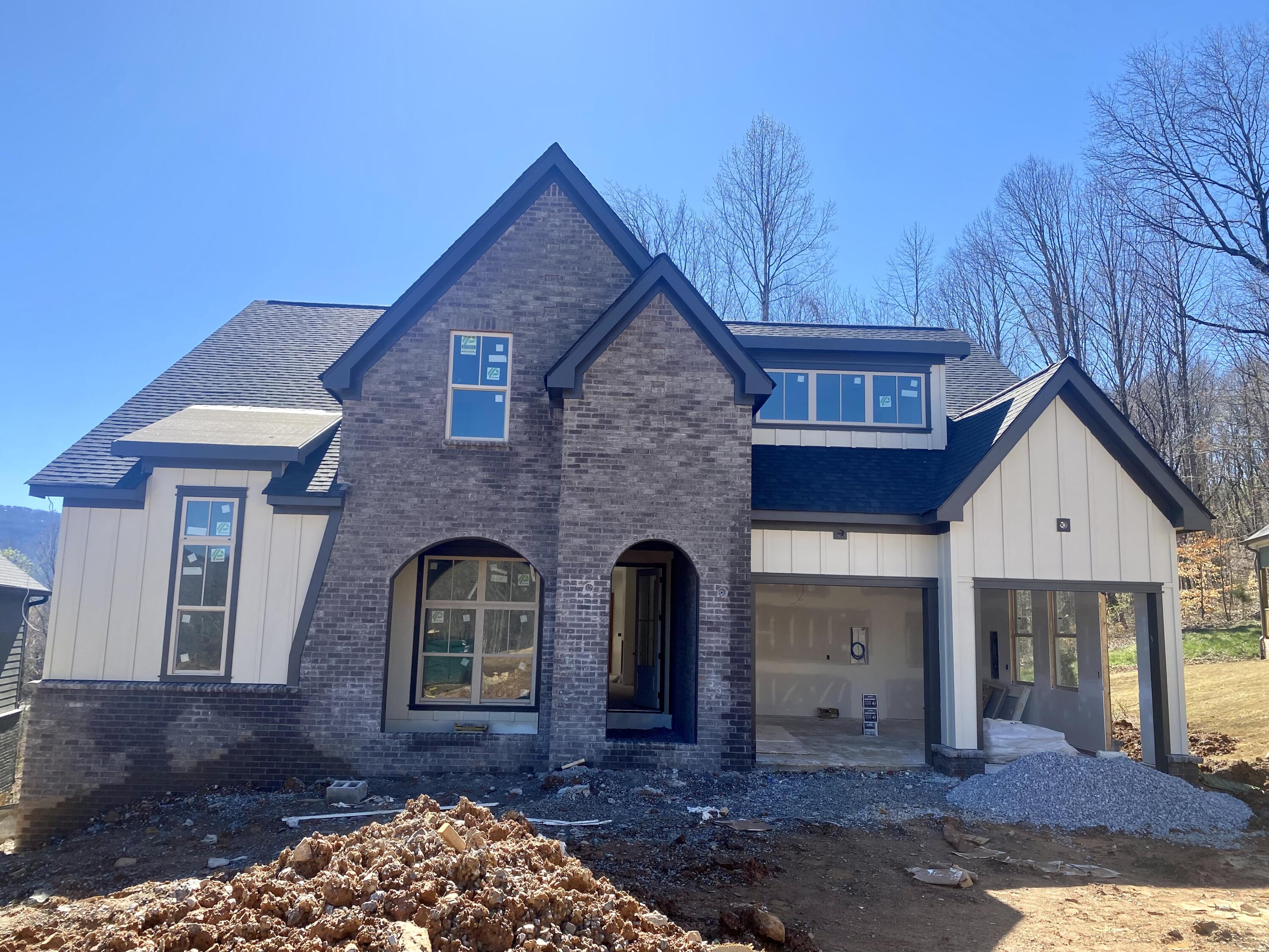 581 Sun Valley Road Chattanooga, TN 37419 - Photo 2 of 37 Front of House