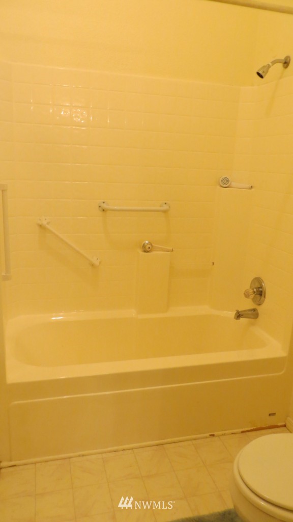 1101 South Scheuber Road, Unit 4 Centralia, WA 98531 - Photo 7 of 15 Gallery Image 7