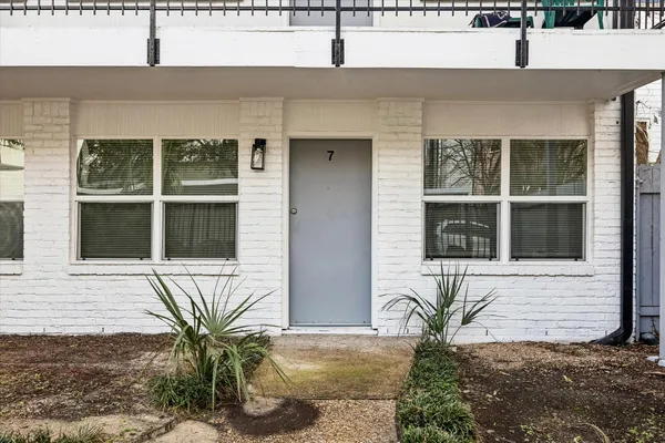 $1,095 | 2206 Mason Street, Unit 7, Houston, TX 77006