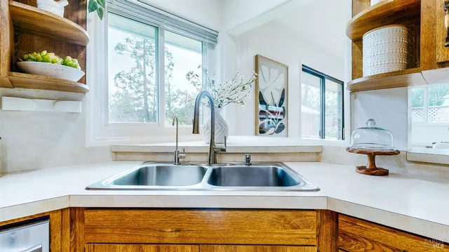 $985,000 | 599 Cleveland Avenue, Petaluma, CA 94952