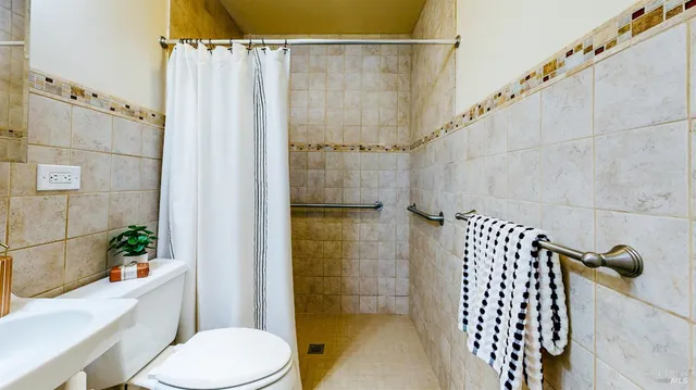 $985,000 | 599 Cleveland Avenue, Petaluma, CA 94952