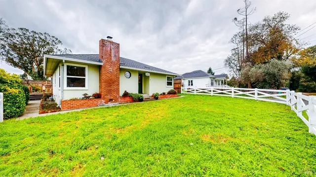 $985,000 | 599 Cleveland Avenue, Petaluma, CA 94952
