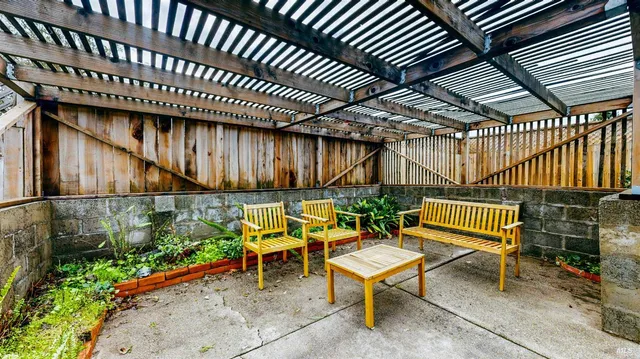 $985,000 | 599 Cleveland Avenue, Petaluma, CA 94952