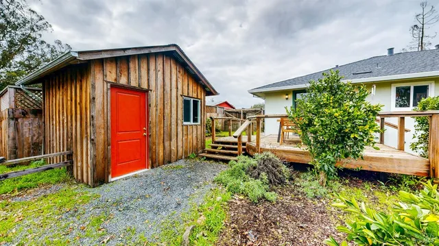 $985,000 | 599 Cleveland Avenue, Petaluma, CA 94952
