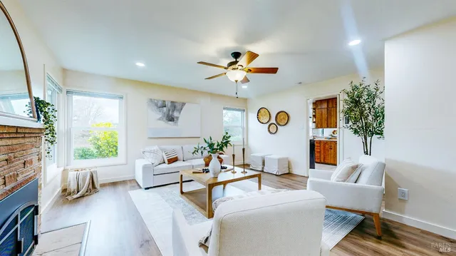 $985,000 | 599 Cleveland Avenue, Petaluma, CA 94952