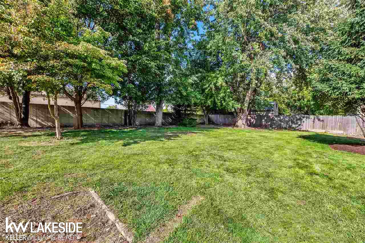 49495 Fuller Road New Baltimore, MI 48051 - Photo 26 of 33 50025687-29.JPG