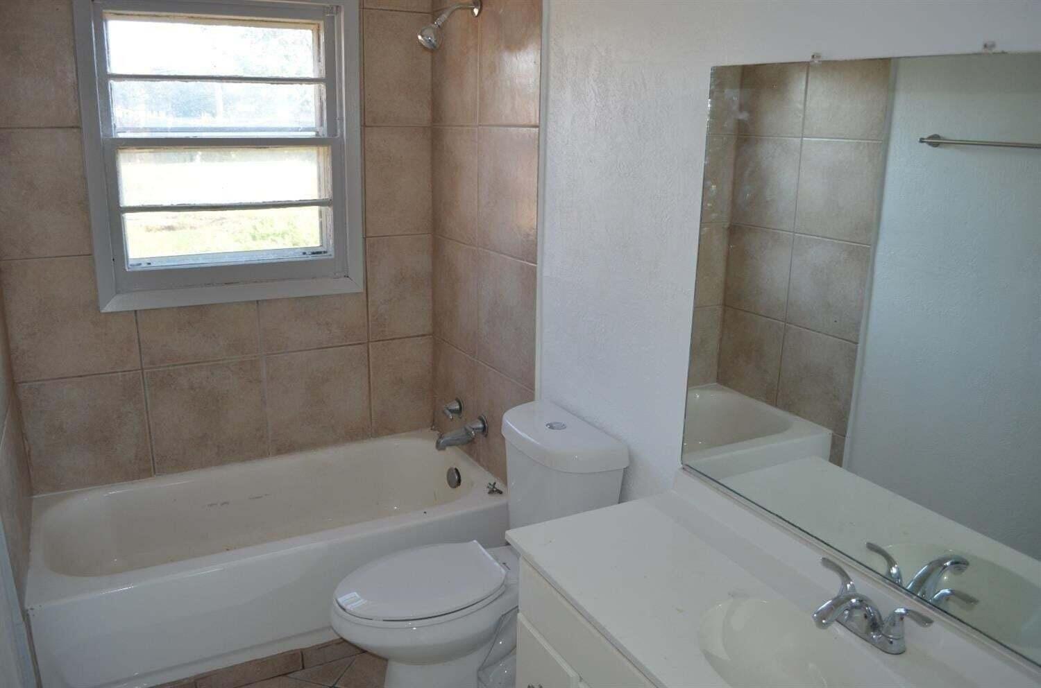 2018 East 28th Street Lubbock, TX 79404 - Photo 5 of 6 20241220080118326771000000-o