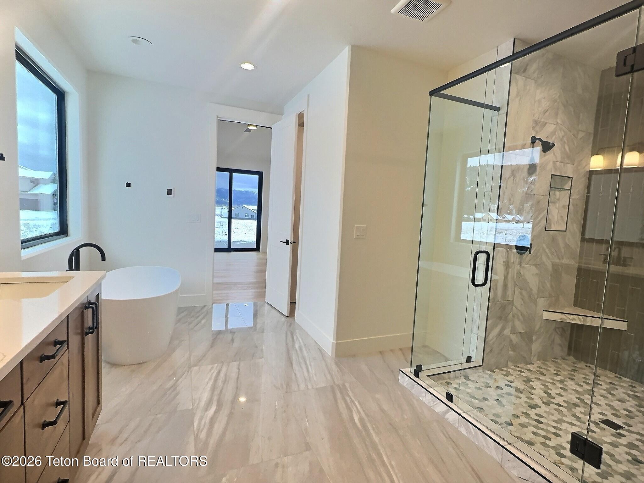 443 Royal Elk Circle Victor, ID 83455 - Photo 25 of 58 Primary Bath