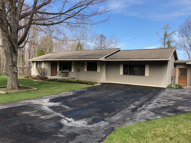 2603 Tonawanda Road Grawn, MI 49637 - Photo 3 of 34 1846008-2.JPG