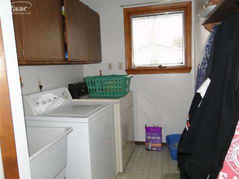 6124 East Dodge Road Mount Morris, MI 48458 - Photo 10 of 18 20377260-9.JPG