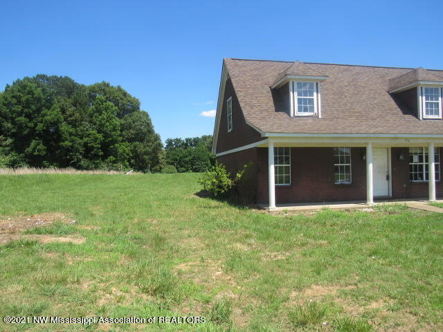 116 Waverly Road Senatobia, MS 38668 - Photo 2 of 23 IMG_4983