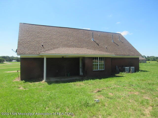 116 Waverly Road Senatobia, MS 38668 - Photo 4 of 23 IMG_4986