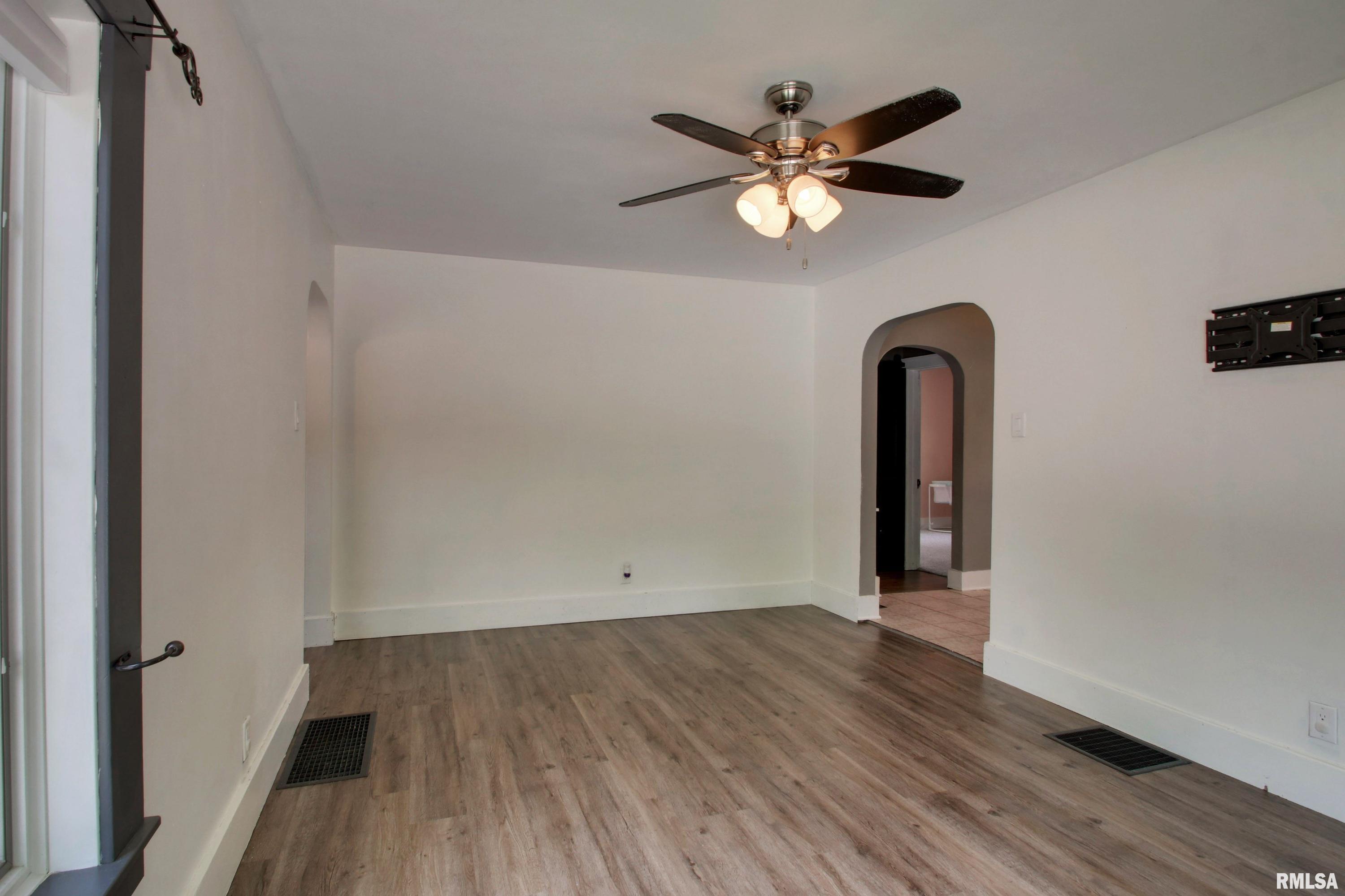 1300 South 24th Street Quincy, IL 62301 - Photo 4 of 24