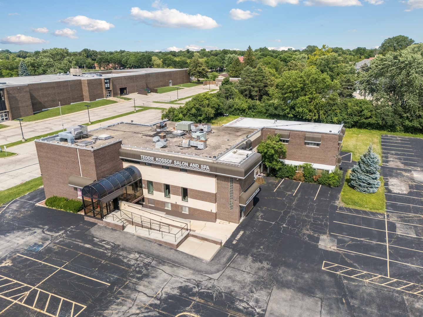 281 Waukegan Road Northfield, IL 60093 - Photo 6 of 31 Gallery Image 6