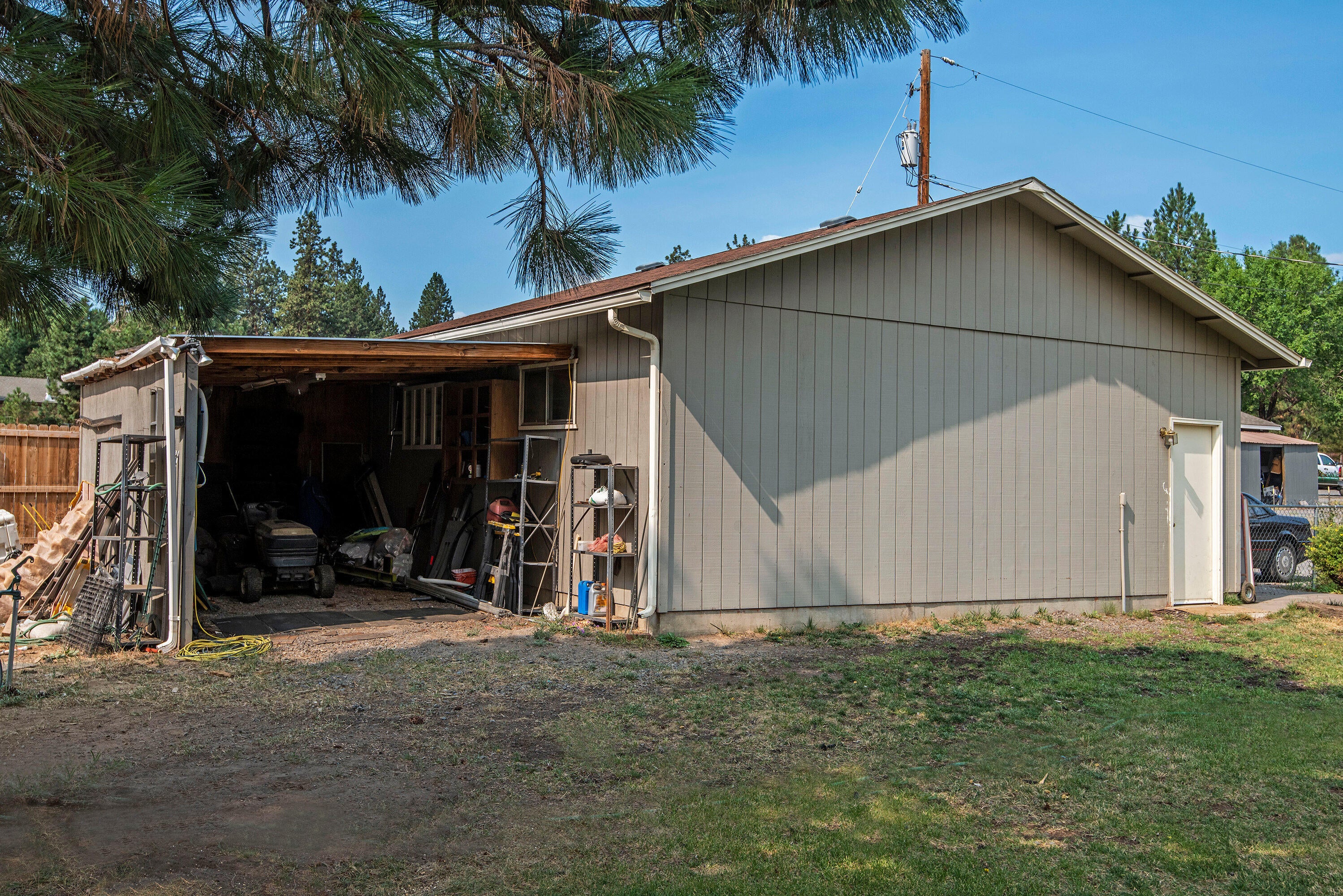 19635 Apache Road Bend, OR 97702 - Photo 21 of 26 19635 Apache Rd Bend OR 97702-print-023-