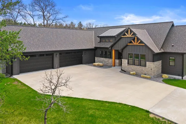 $798,000 | 375 Pinehurst Drive, Nekoosa, WI 54457