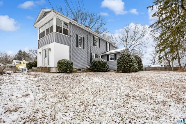 $2,300 | 254 Davis Street, Unit C, Watertown, CT 06779