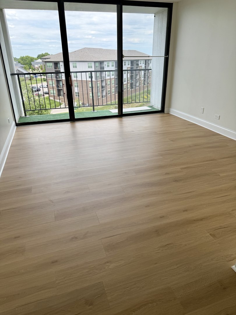 2015 South Finley Road, Unit 812 Lombard, IL 60148 - Photo 10 of 18 Gallery Image 10