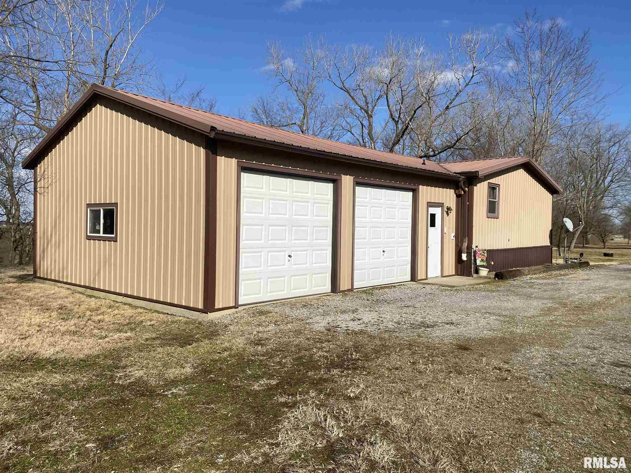 713 Chamness Road Elkville, IL 62932 - Photo 3 of 21 Gallery Image 3
