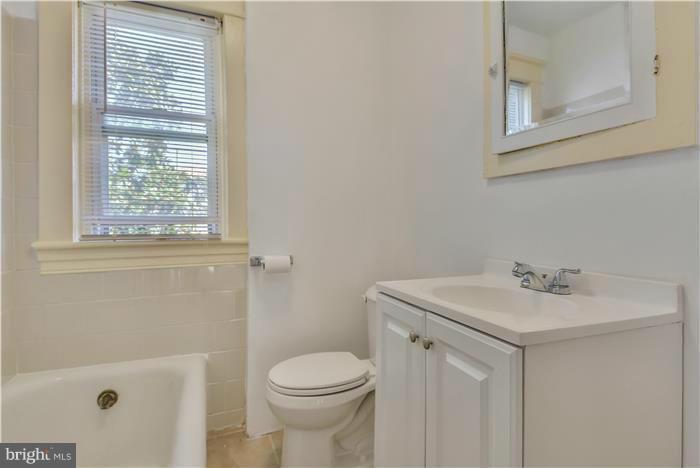 4704 Ritchie Highway Baltimore, MD 21225 - Photo 19 of 27 Bath