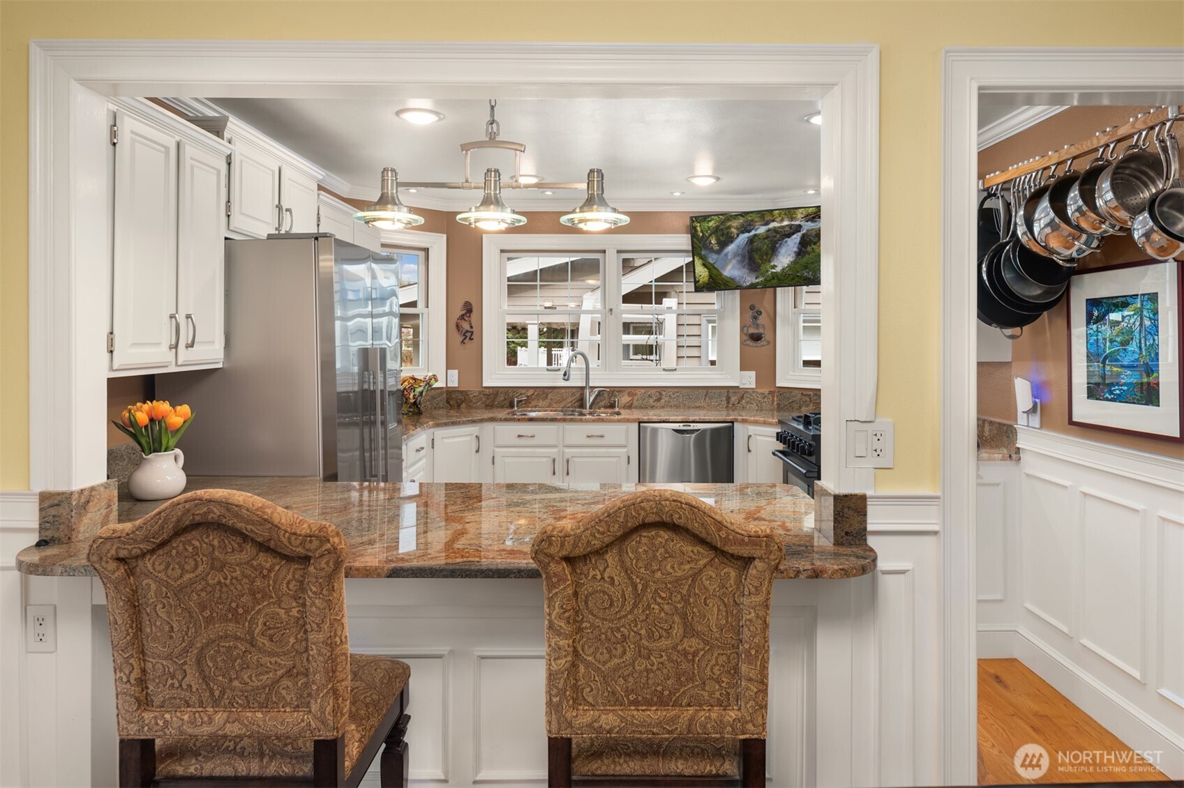 17409 113th Avenue Northeast Bothell, WA 98011 - Photo 21 of 39 a kitchen with windows and refrigerator