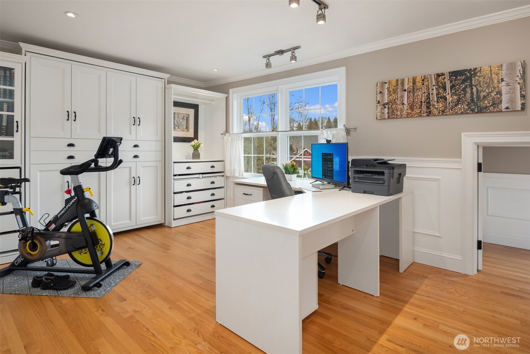 17409 113th Avenue Northeast Bothell, WA 98011 - Photo 31 of 39 a view of a kitchen with workspace and wooden floor