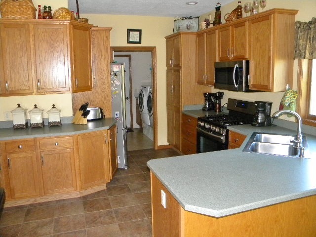 222 South Hunters Ridge Warsaw, IN 46582 - Photo 3 of 35 Gallery Image 3