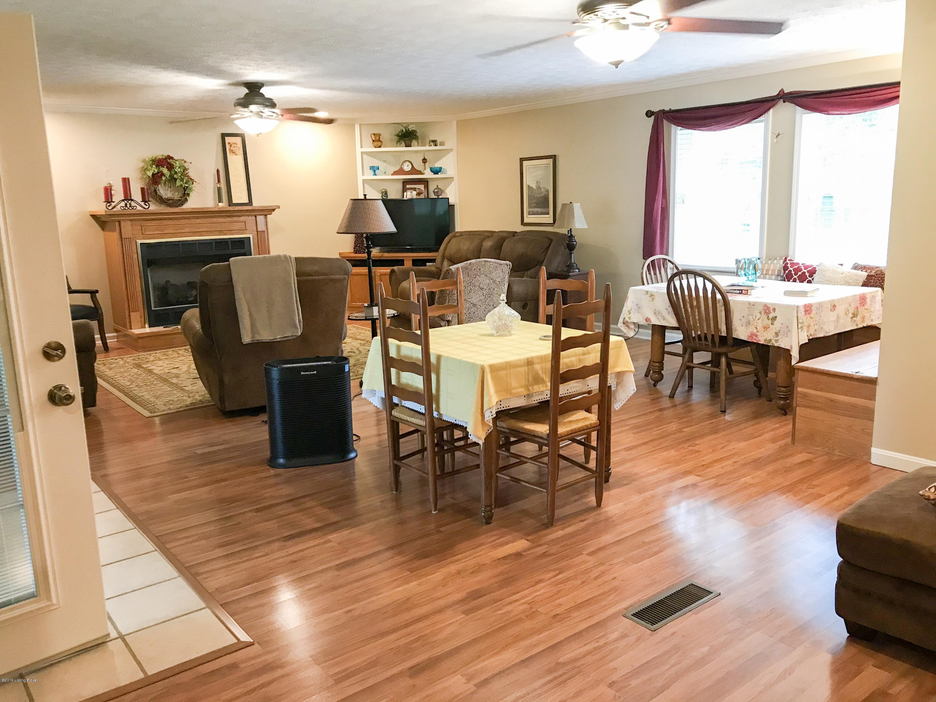 1265 Bowling Green Road Caneyville, KY 42721 - Photo 12 of 49 A5052F9D-3FD2-4A62-901B-25E47D825B1E