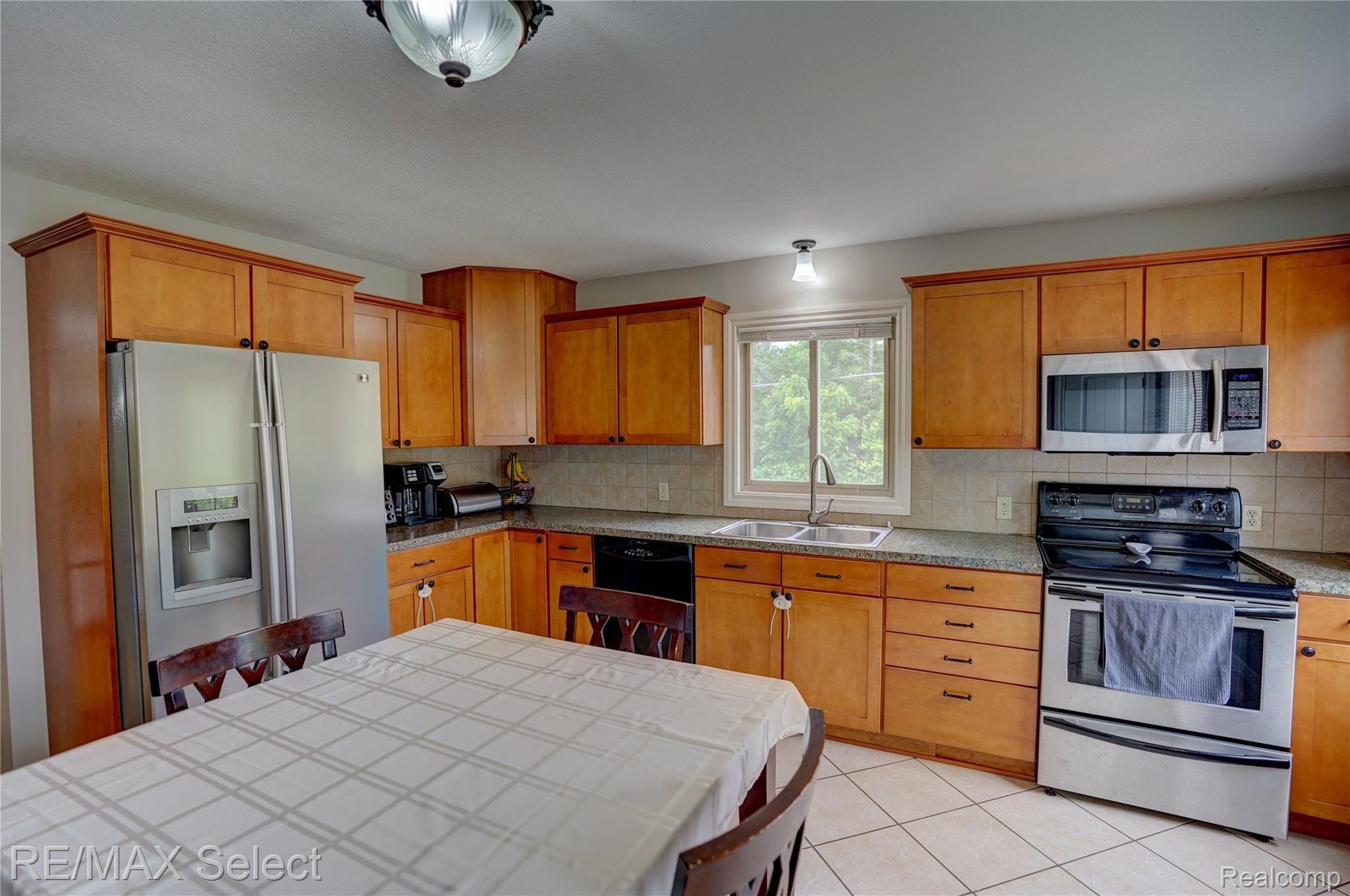 7303 East River Road Flushing, MI 48433 - Photo 15 of 30 7303 E River Road 30.jpg