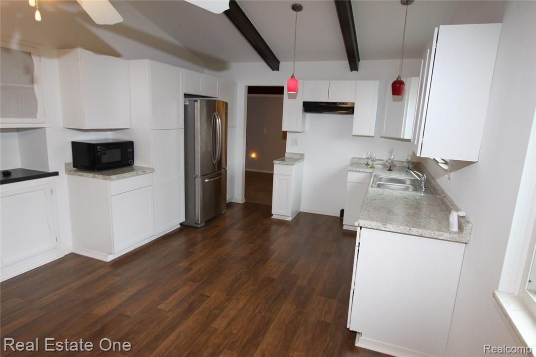 3856 Raintree Drive Troy, MI 48083 - Photo 8 of 21 r6.jpg